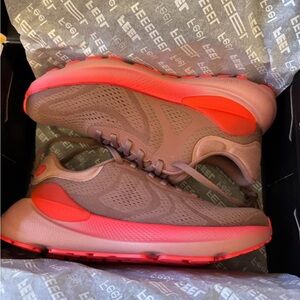 BNIB Lululemon Beyondfeel Running Shoes TEAM CANADA